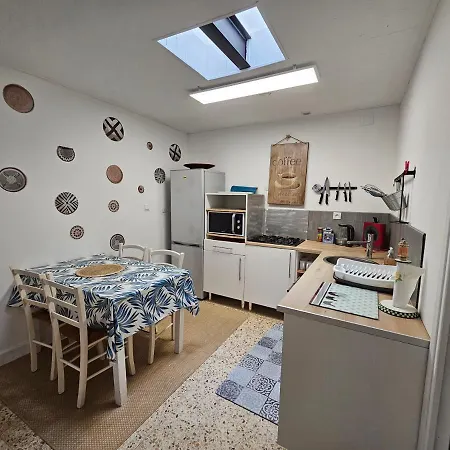 Maisonnette Marine Landeronde